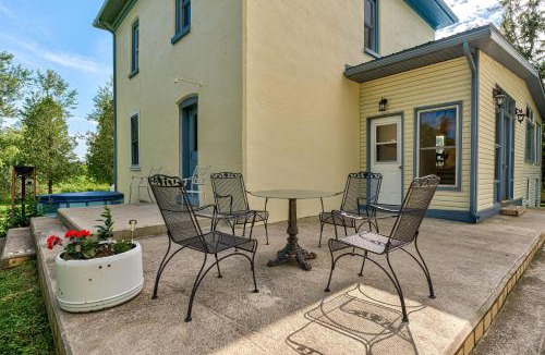 Ashfield-Colborne-Wawanosh House | Shamrock Cottage