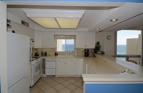Holiday Isle Condo | Shoreline Towers 3116 - 3 Bdrm-Spacious Vacation Rental with beautiful views!