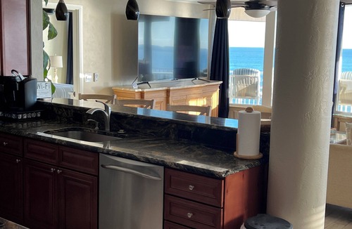 Daytona Beach Shores Condo | Shores Club #407-Owner Managed-Large Pool-Beach ramp-Available weekly 12/20-1/10