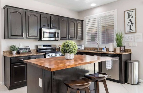 Paradise Hills House | Silver Star Getaways 4B3BA 3000sqft+ pool + loft