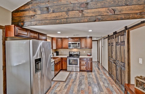 Strawberry Cabin | Simply Amazing.Remodeled Cabin with Strawberry's Largest Deck, Dog Friendly