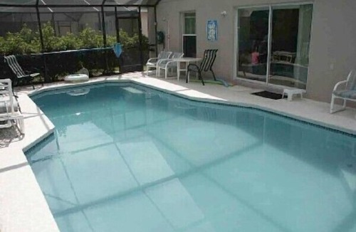Historic Downtown Kissimmee Villa | Single Storey 5 Bed 3 Bath Villa with Pool, HD-TV , private beach + WiFi