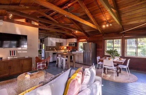 Skaneateles House | Skaneateles Lake Cabin - Tennis, Kayaks & Dock