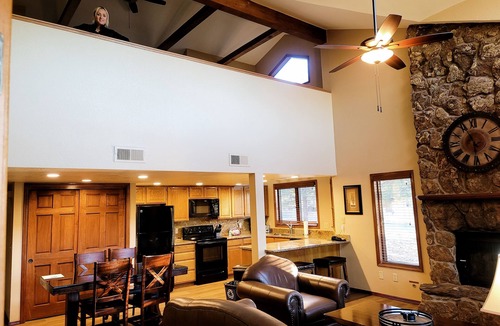 Flagstaff Cabin | Ski cabin private hot tub fireplace, 2 story, 3 bed+