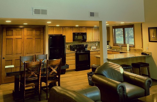 Flagstaff Cabin | Ski cabin private hot tub fireplace, 2 story, 3 bed+