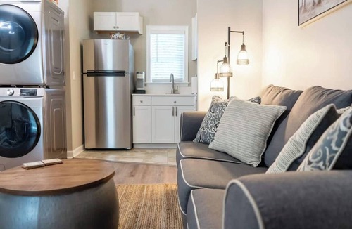 Montgomery Apartment | Skip the hotel. Stay 4 min from Maxwell, walk to downtown & Civil Rights landmarks, and bring your dog.