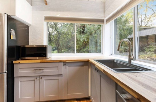 Meaford Cottage | Skipping Rock Cottages: Ultimate Lakeside Retreat