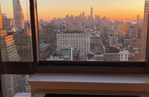 Central New York City Apartment | Skyline Views from a Luxe High Rise in NYC