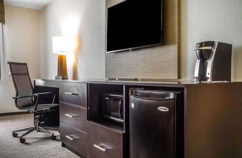 East Syracuse Hotel | Sleep Inn & Suites Syracuse Airport