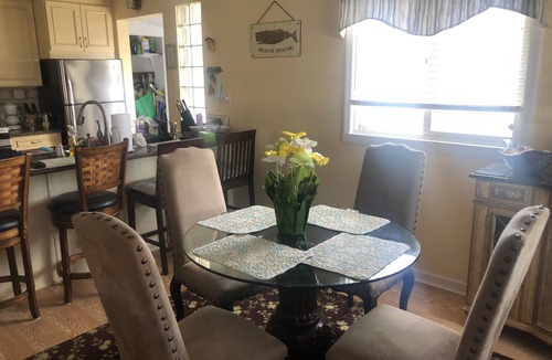 Long Beach House | Sleeps four. 1Bedroom King, 2 Bedroom one full one twin