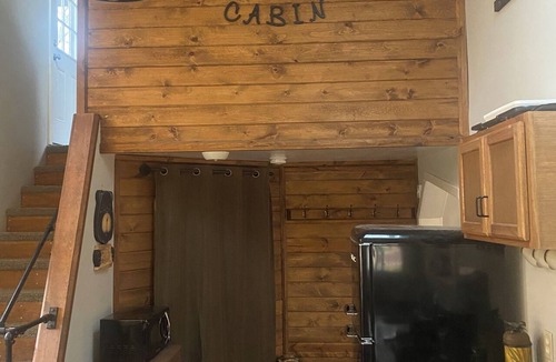 Philipsburg Cabin | Sleepy Hollow Hideaway Cozy Woodland Cabin 25 Min to Penn State