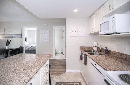 Craigleith Condo | Slopeside Sanctuary - Ski in/Ski out