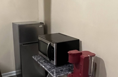 Harrisburg House | Small apartment for rent. This area has quick access to Harrisburg City events.