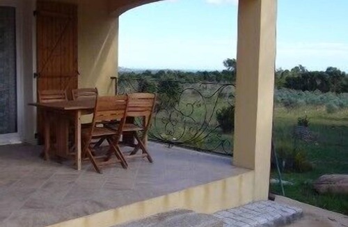San-Gavino-di-Carbini Villa | Small contemporary villa with all mod cons (new)