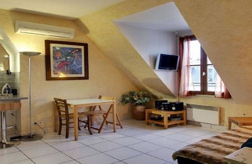 Faubourg Saint-Germain Apartment | SMASHING PARIS SKYLINE/INVALIDES VIEWS-RUE CLER