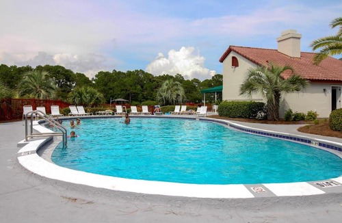 Gulf Lagoon Beach Apartment | Snowbird-friendly studio with boat dock beach access & pool