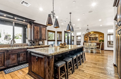 Arabian Crest Villa | Snowbird-friendly home with private pool, hot tub, AC, pool table & grill