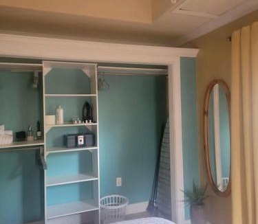 Edgewood Apartment | SODO Stay - Downtown Orlando with Waterfall & Pool