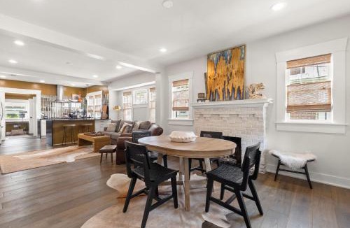 Courier City - Oscawana House | SoHo Serenity - Amazing Home with Private Pool & Hot Tub, SoHo District