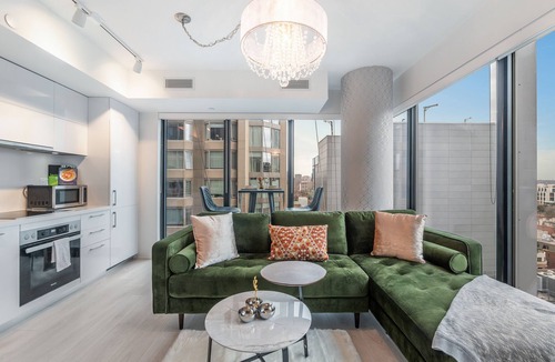 Bloor-Yorkville Apartment | Soho Suites Yorkville