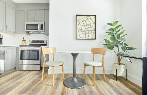 Grange Park Apartment | Sonder The Elm | One-Bedroom Apartment