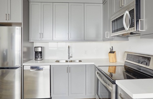 Grange Park Apartment | Sonder The Elm | Spacious One-Bedroom