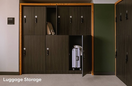 Fashion District Apartment | Sonder The Slate | King Room