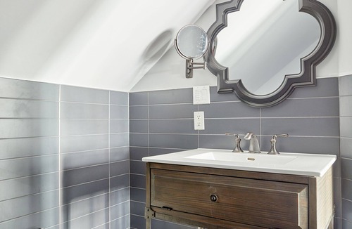 Church and Wellesley Apartment | Sonder The Wellesley | Spacious Queen Room