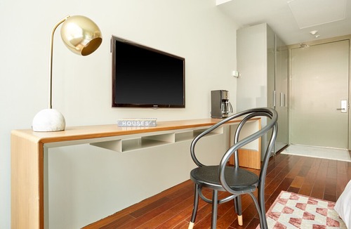 Fashion District Apartment | Sonder *Weekly Discounts* Room in Entertainment District