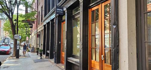 Old City Apartment | Sosuite at The Loxley - Old City
