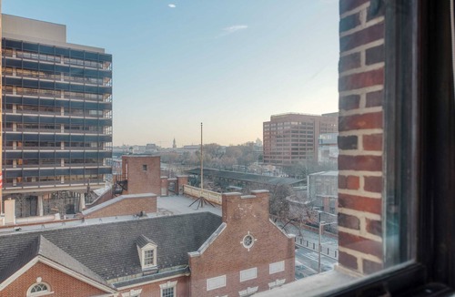 Center City East Apartment | Sosuite | Light-filled Independence Park 2-bedrooms