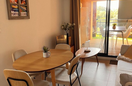 Pianotolli-Caldarello Apartment | South Corsica, cosy T3 air-conditioned, direct access to the sea, feet in the water