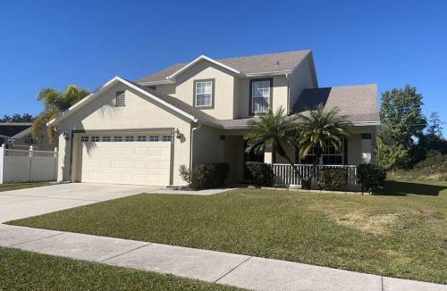 Crescent Lakes House | South Facing Private Pool & Spa - Family Friendly Vacation Home with White Rose Villas