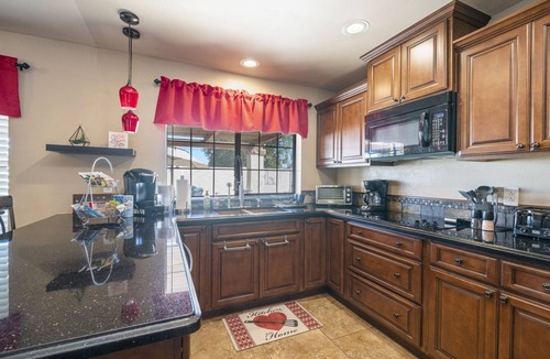 Desert Foothills Estates House | South Mountain Retreat - Free Heated Pool, Tesla outlet, RV Parking