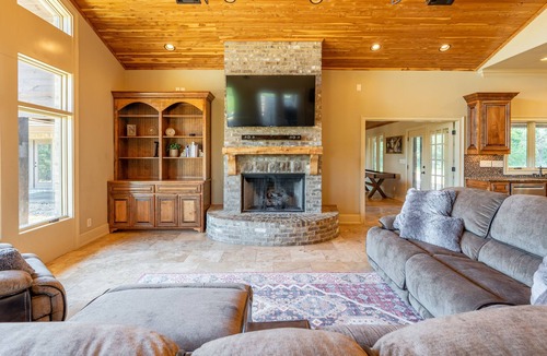 Wetumpka House | Southern Serenity: Retreat in the Countryside