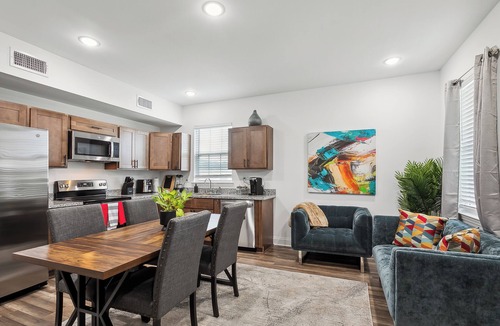 Saint Claude House | Spacious 10BR NOLA Home, Perfect for Groups, King bed