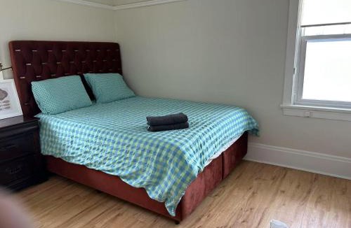 Richmond Hill Villa | Spacious 17 Guest Stay Yonge St Richmond Hill Prime Location