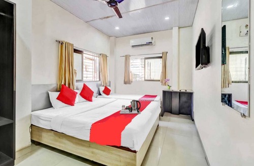 Marol Hotel | Spacious 19 Budgets Bed Room Hotel Below Sakinaka Metro Station Gate no 2.