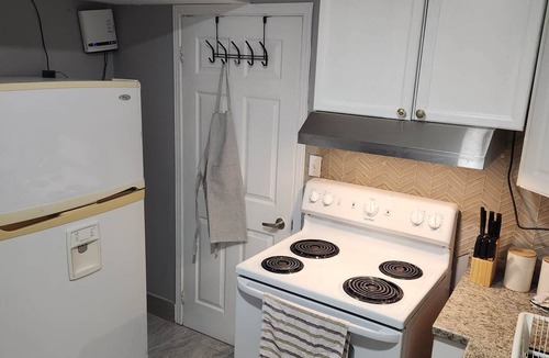 Windsor House | Spacious 2BR Private Suite & Entrance-Near Downtown & Bridge-Near Caesars & UOW