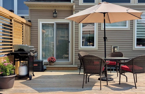 Collingwood House | Spacious 3-bedroom cottage retreat minutes from Blue Mountain!