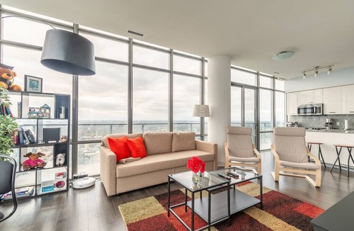 Bay Street Corridor Condo | Spacious 3 Bedroom with stunning city view