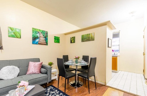 Leslieville Apartment | Spacious 3BR Apartment - Steps Away From Leslieville!