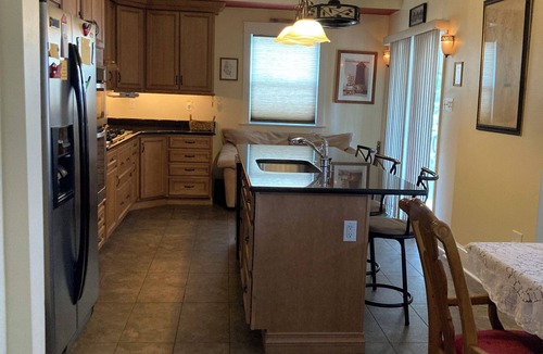 Manoa House | Spacious 4-bedroom house with WiFi, Close to Philly in wonderful Havertown