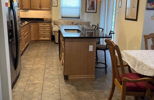 Manoa House | Spacious 4-bedroom house with WiFi, Close to Philly in wonderful Havertown