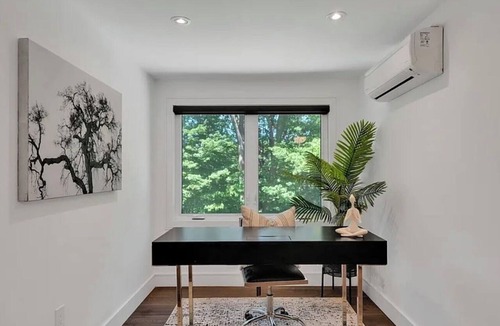 Maple Leaf House | Spacious 4-bedroom house in amazing Toronto with AC