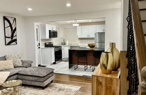 Bethel Park House | Spacious 4-bedroom house in tranquil Bethel Park with AC