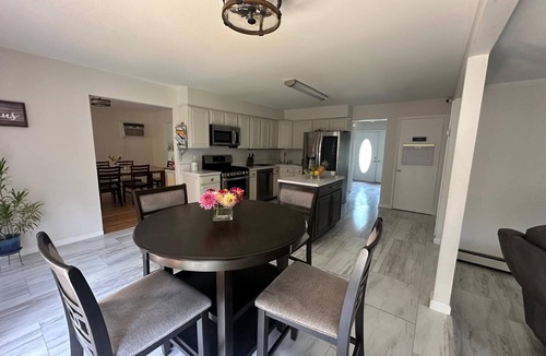 Farmingdale House | Spacious 4-bedroom townhome, 5 min walk from Bethpage Black
