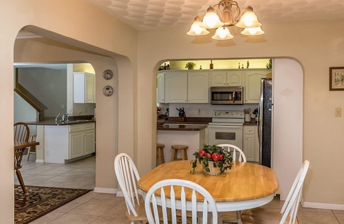 Sylvan Shores House | Spacious 4 bedroom Beachfront home on Lake Clay