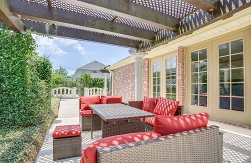 Algiers House | Spacious 4-bedroom house in charming New Orleans with AC