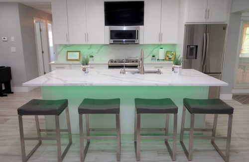 Pompano Beach House | Spacious 4‑Room Group Retreat Sleeps 12 w/Hot Tub, EV Charging